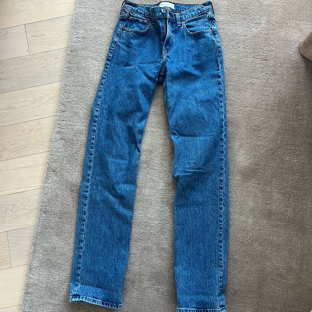 Abercrombie Women's Mid Rise 90s Straight Jean